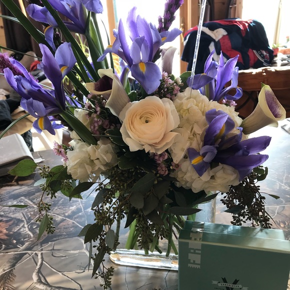 ♥️ Like❤️this listing to bookmark my closet!! 😘 - Picture 6 of 9